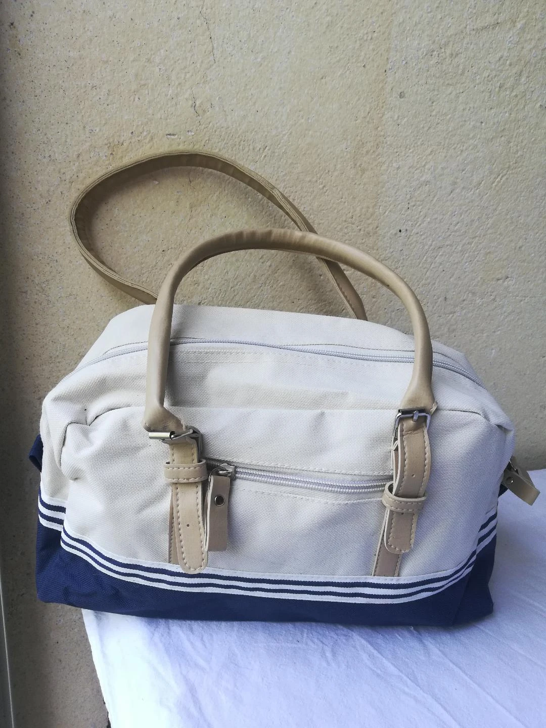 Handtas van stoffen lichtbeige onderaan marineblauw met nieuw handvat (1 streep op 1 handvat) – photo 15